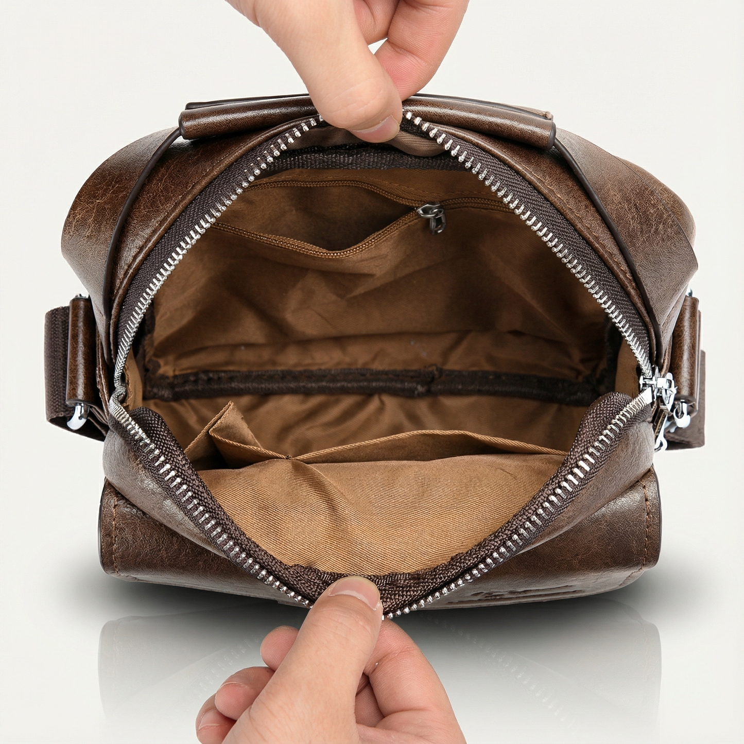 PORTAVO™ – 傷つきにくいレザー メッセンジャーバッグ