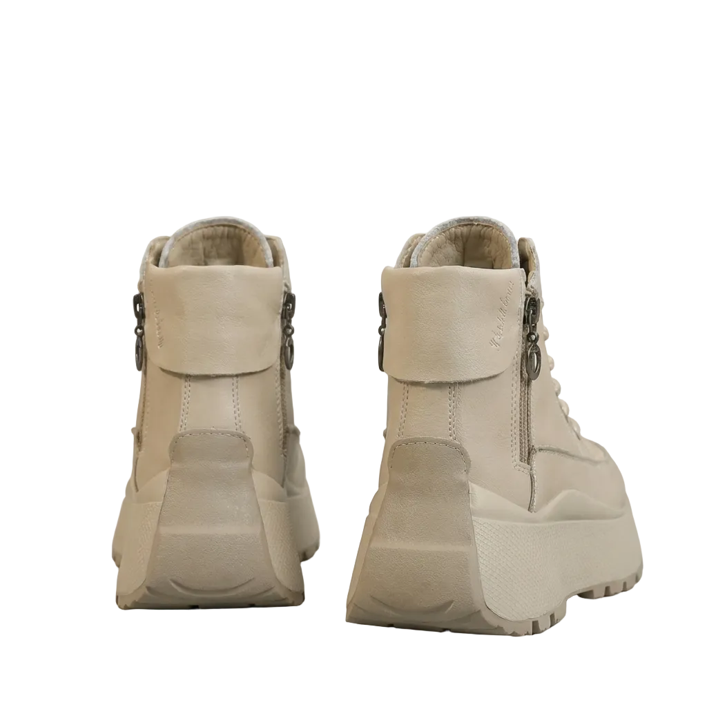 ELEVARA™ – 身長アッププラットフォームスニーカー