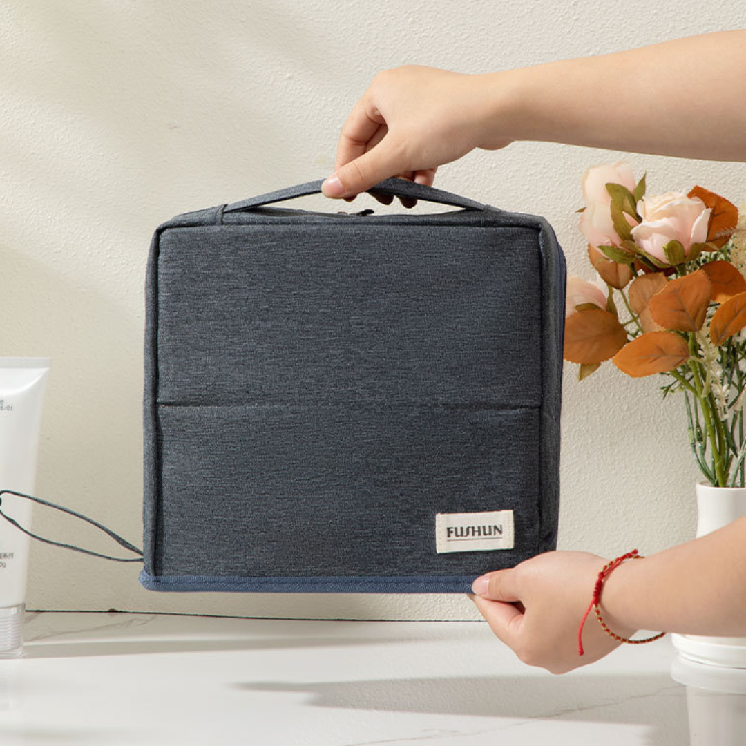 LUNETTE™ – メイクアップをすっきり収納できるポーチ