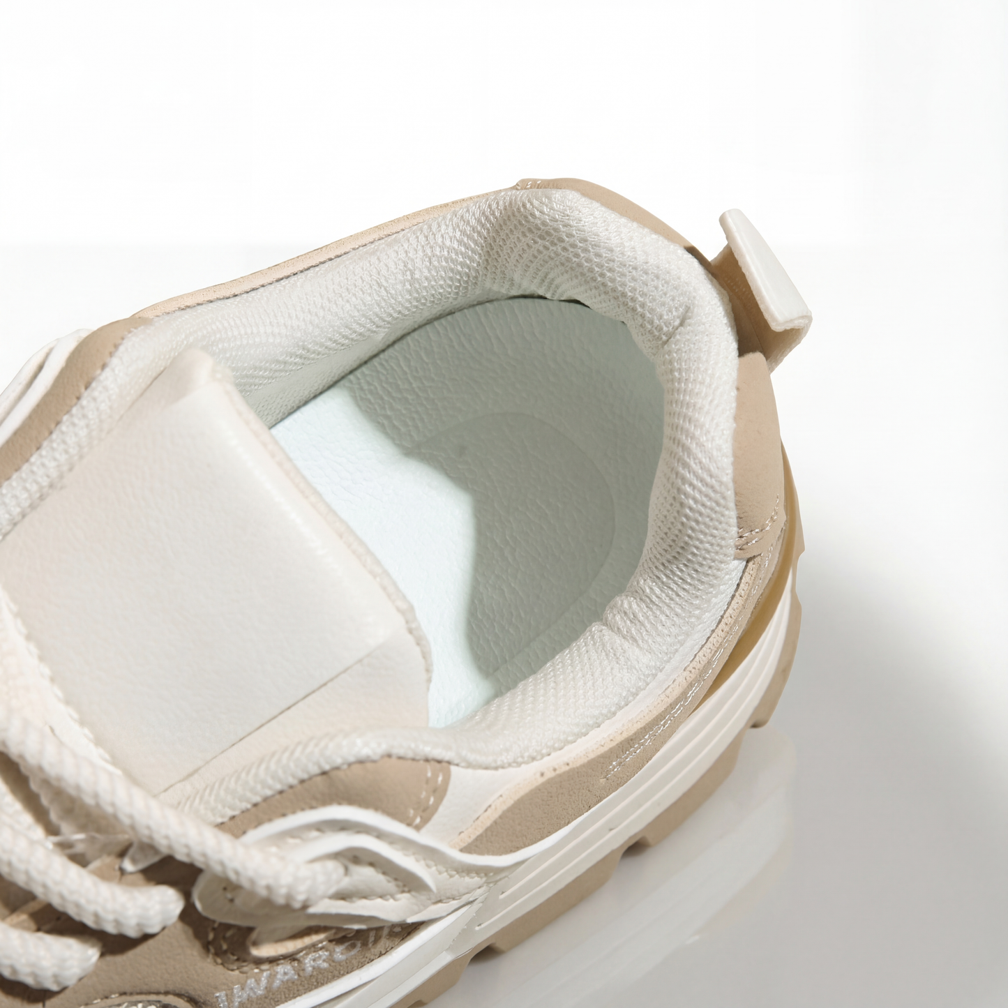 SOLEA™ – ソフトクッション厚底スニーカー