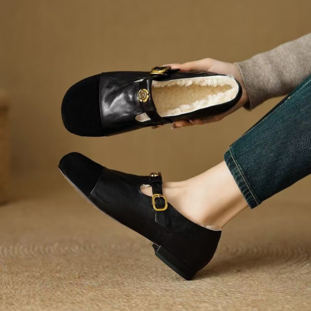 HOKUJO™ –  本革シープスキン マリージェーン カメリアアクセント付き