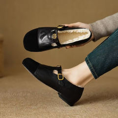 HOKUJO™ –  本革シープスキン マリージェーン カメリアアクセント付き