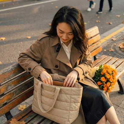 MIRELA™ – 超軽量ソフトキルティングトートバッグ