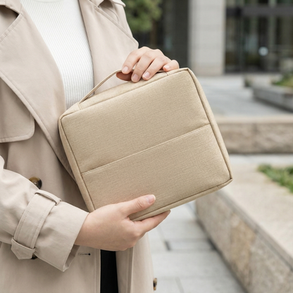 LUNETTE™ – メイクアップをすっきり収納できるポーチ