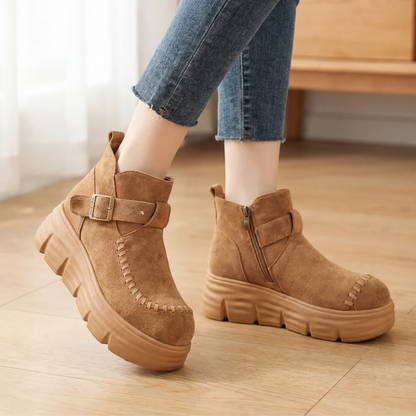 MIYORA™ - 軽量スエード厚底ブーツ（6cmヒールアップ）