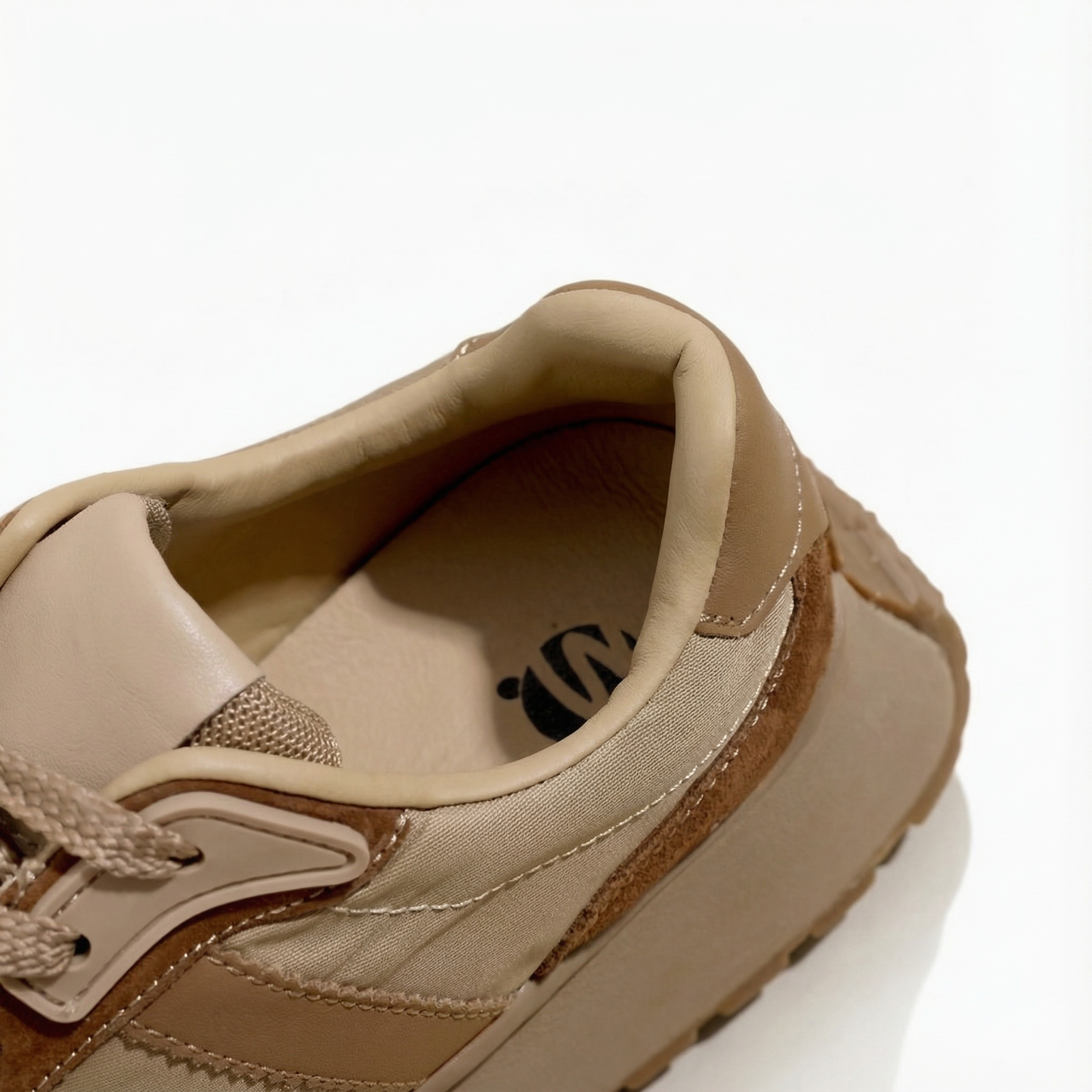 VELASCA™ – 脚長効果付きプラットフォームスニーカー