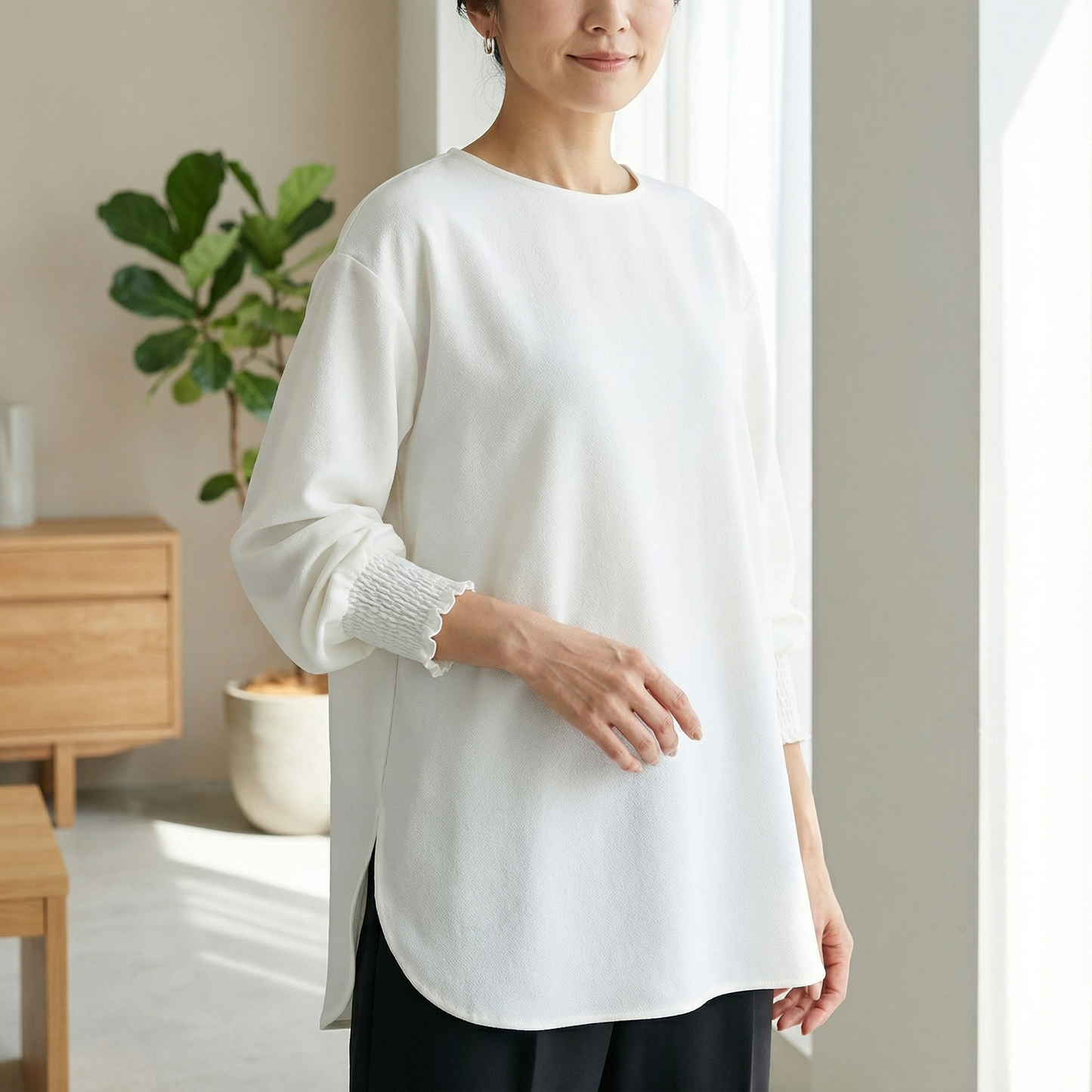 ESSENTA™ – 長袖ラウンドネックトップ