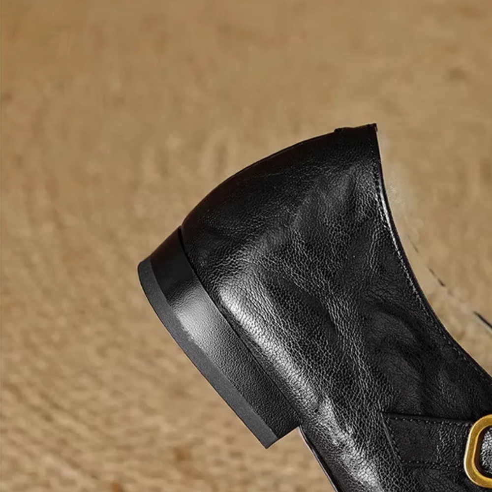 HOKUJO™ –  本革シープスキン マリージェーン カメリアアクセント付き