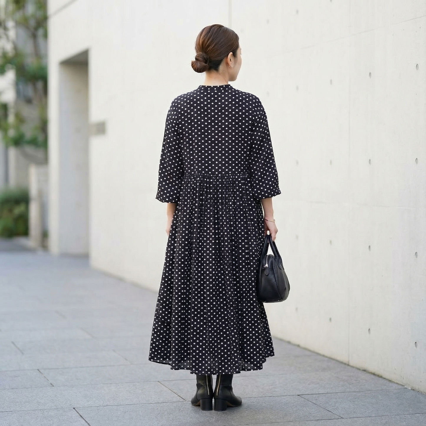 KIRARI™ – 多用途ドット柄マキシワンピース